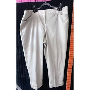 Lane Bryant Women’s Size 18 Beige Stretch Capri Pants Cropped Dress Pants